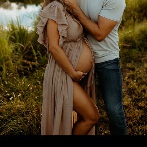 Brown maternity dress for photoshoot